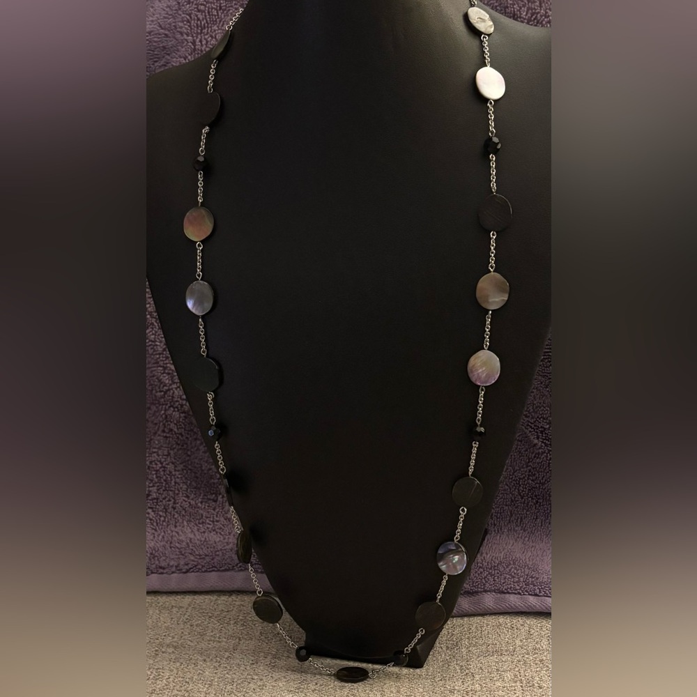 Elegant Silver and Black Shell Necklace